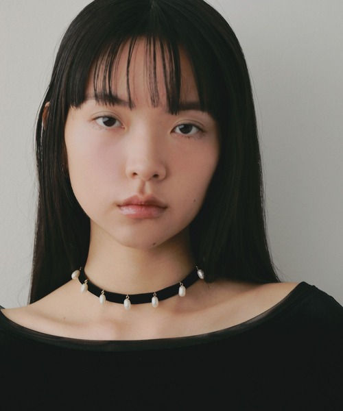 A part by(アパートバイ)の「ベロアパールチョーカー(チョーカー・レディース・ブラック・FREE)」の2枚目の写真