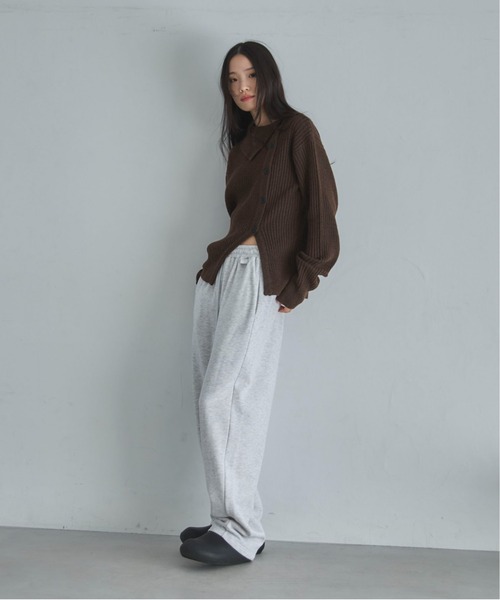 feepur（フェピュール）の「【ハンドウォッシャブル】アシンメトリーカラーサイドスリットボタンニット（ニット/セーター・レディース・ブラウン/ブラック・MEDIUM）」の22枚目の写真