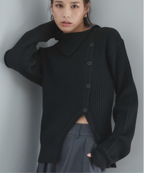 feepur（フェピュール）の「【ハンドウォッシャブル】アシンメトリーカラーサイドスリットボタンニット（ニット/セーター・レディース・ブラウン/ブラック・MEDIUM）」の13枚目の写真