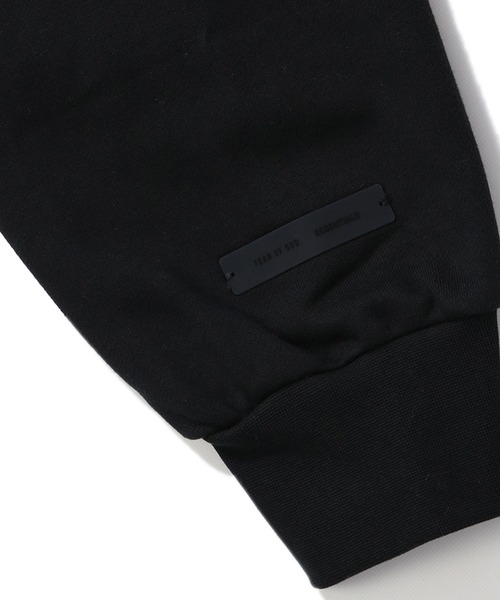 FOG ESSENTIALS（エフオージーエッセンシャルズ）の「ESSENTIALS Classic Fit Fleece Hoodie　エッセンシャルズ（パーカー・メンズ・ブラック系その他・SMALL/MEDIUM/LARGE/X-SMALL）」の5枚目の写真
