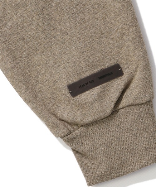 FOG ESSENTIALS（エフオージーエッセンシャルズ）の「ESSENTIALS Classic Fit Fleece Hoodie　エッセンシャルズ（パーカー・メンズ・ブラック系その他・SMALL/MEDIUM/LARGE/X-SMALL）」の6枚目の写真