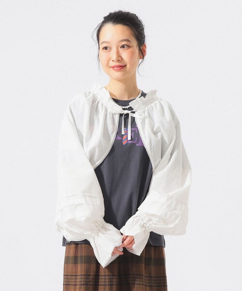 BEAMS BOY（ビームスボーイ）の「ユーロ ドロワーズ アレンジ ブラウス（シャツ/ブラウス・レディース・オフホワイト/ブラック・ONE SIZE）」の2枚目の写真