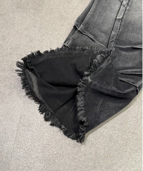 lilful(リルフル)の「【26年春夏新作】Y2K ウォッシュ加工 ダメージフレアデニムパンツ(デニムパンツ・レディース・ブラック・L/M)」の12枚目の写真