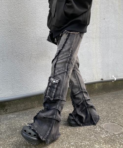 lilful(リルフル)の「【26年春夏新作】Y2K ウォッシュ加工 ダメージフレアデニムパンツ(デニムパンツ・レディース・ブラック・L/M)」の18枚目の写真