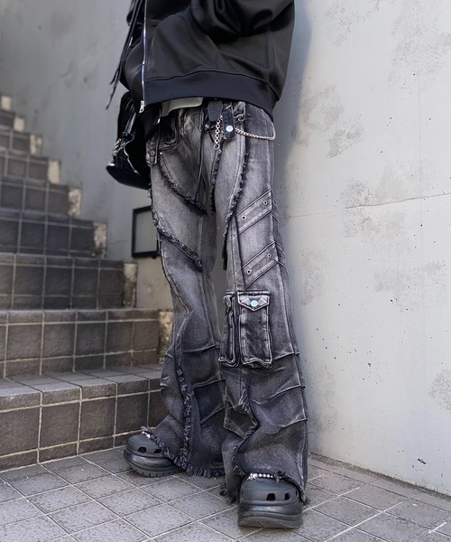 lilful(リルフル)の「【26年春夏新作】Y2K ウォッシュ加工 ダメージフレアデニムパンツ(デニムパンツ・レディース・ブラック・L/M)」の14枚目の写真