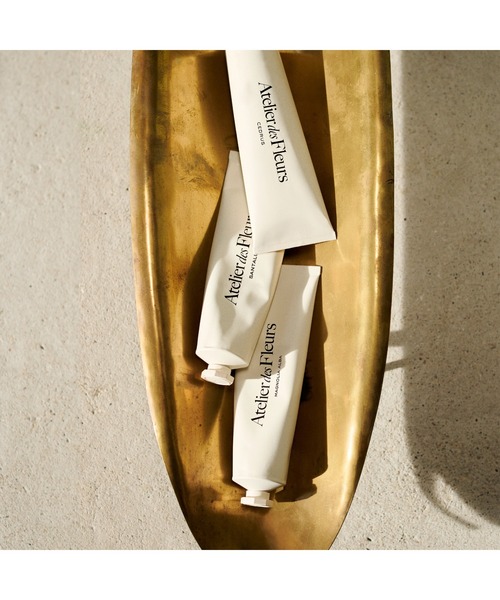 クロエ アトリエ デ フルール サンタロム パフュームド ハンドクリーム