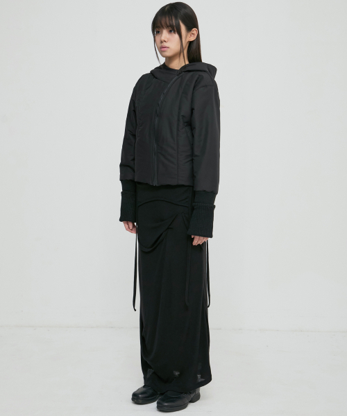 FLAREUP(フレアアップ)の「Hooded Asymmetrical Puffer Jacket (FL-053_Black)(ダウンジャケット/コート・レディース・ブラック・OS)」の7枚目の写真