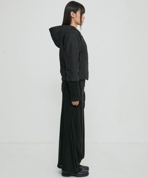 FLAREUP(フレアアップ)の「Hooded Asymmetrical Puffer Jacket (FL-053_Black)(ダウンジャケット/コート・レディース・ブラック・OS)」の8枚目の写真