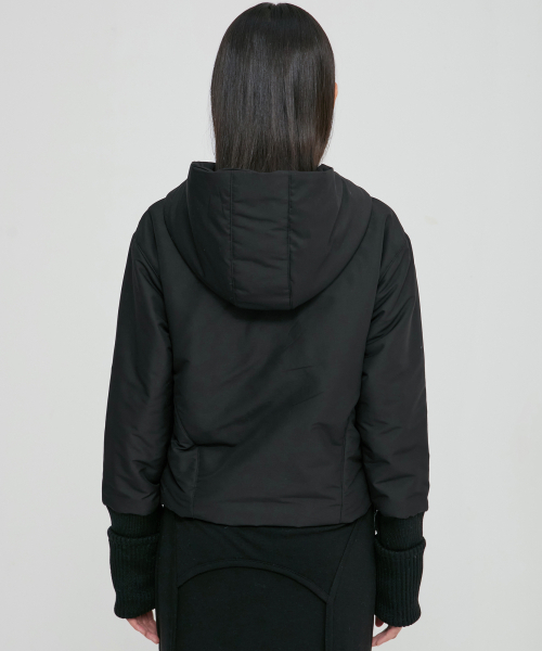 FLAREUP(フレアアップ)の「Hooded Asymmetrical Puffer Jacket (FL-053_Black)(ダウンジャケット/コート・レディース・ブラック・OS)」の4枚目の写真
