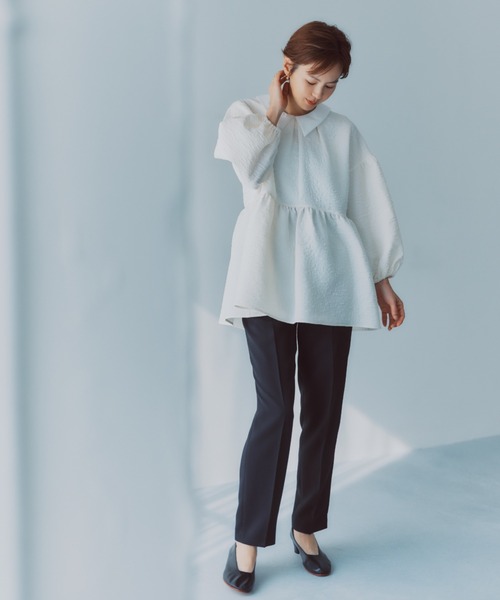 A part by（アパートバイ）の「【セレモニー】C*ジャガードブラウスセットアップ（スーツセット・レディース・アイボリー/ネイビー・MEDIUM/SMALL）」の2枚目の写真