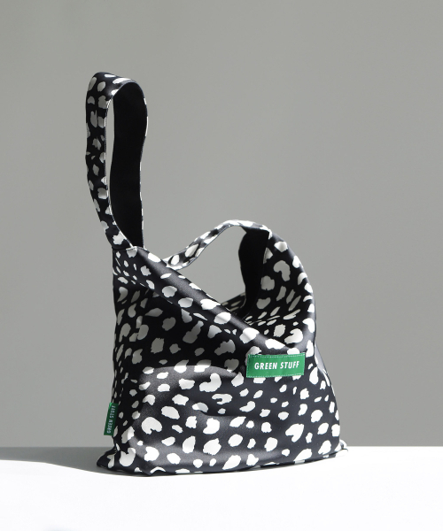 GREEN STUFF(グリーンスタッフ)の「seem full bag 62 - silky leopard black(エコバッグ/サブバッグ・レディース・その他・FREE)」の2枚目の写真