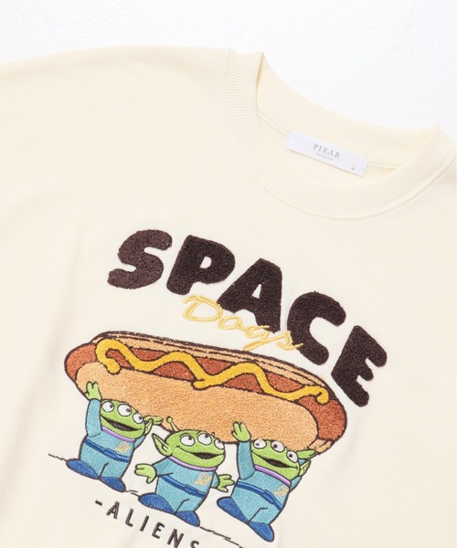 Disney(ディズニー)の「【DISNEY/ディズニー】ミッキーマウス&ピクサー サガラ刺繍クルーネックトレーナー(WIDE)(スウェット・レディース・ブラック/クリーム/パープル/レッド系・LARGE/MEDIUM)」の15枚目の写真