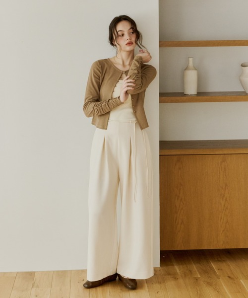 OLUN(オルン)の「belt tuck slacks pants/ベルト付きタックスラックスパンツ(スラックス・レディース・グレイッシュベージュ/アイボリー/ベージュ・MEDIUM/SMALL)」の22枚目の写真