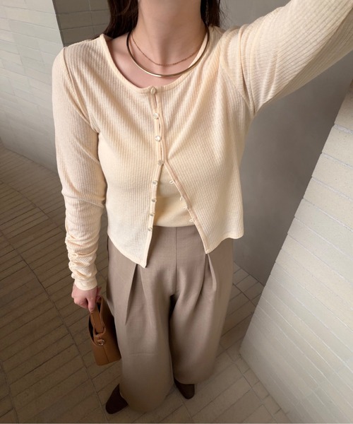 OLUN(オルン)の「belt tuck slacks pants/ベルト付きタックスラックスパンツ(スラックス・レディース・グレイッシュベージュ/アイボリー/ベージュ・MEDIUM/SMALL)」の8枚目の写真