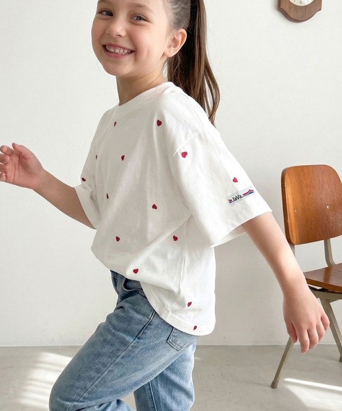 Java(ジャバ)の「【キッズ】《JaVaジャバコラボ》親子お揃い リンクコーデできちゃう!ミニハート刺繍Tシャツ(半袖)(Tシャツ/カットソー・キッズ・ホワイト×レッド/ホワイト×ブラック/ネイビー・100/120/140/160)」の7枚目の写真
