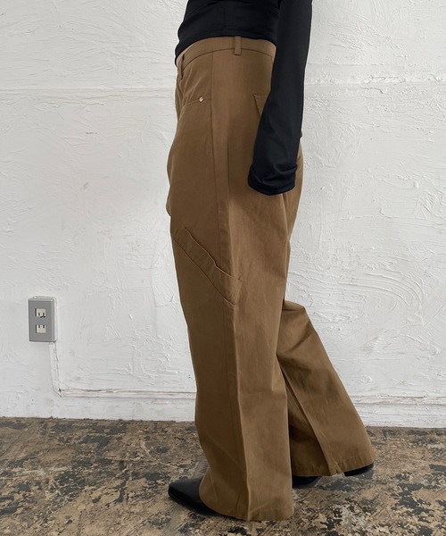 ROGER AND RAW(ロジャーアンドロウ)の「スラッシュポケット ワイドチノパンツ(チノパンツ・レディース・カーキ/オリーブ・SMALL/MEDIUM)」の6枚目の写真