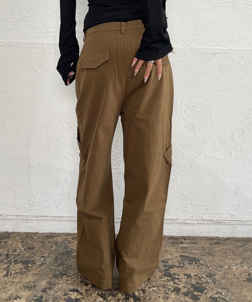 ROGER AND RAW(ロジャーアンドロウ)の「スラッシュポケット ワイドチノパンツ(チノパンツ・レディース・カーキ/オリーブ・SMALL/MEDIUM)」の8枚目の写真