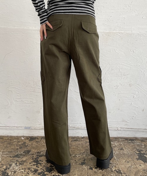 ROGER AND RAW(ロジャーアンドロウ)の「スラッシュポケット ワイドチノパンツ(チノパンツ・レディース・カーキ/オリーブ・SMALL/MEDIUM)」の17枚目の写真