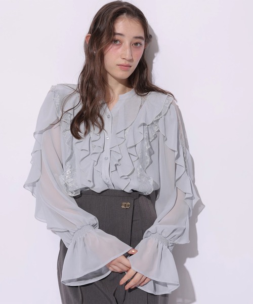 Rirandture(リランドチュール)の「レースフリルブラウス(シャツ/ブラウス・レディース・ライトイエロー/オフホワイト/ブルー系その他3・2)」の2枚目の写真