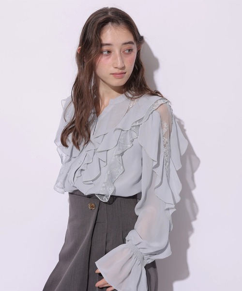 Rirandture(リランドチュール)の「レースフリルブラウス(シャツ/ブラウス・レディース・ライトイエロー/オフホワイト/ブルー系その他3・2)」の9枚目の写真