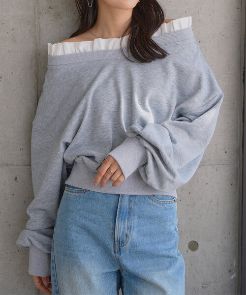 KOBE LETTUCE（コウベレタス）の「前後2wayフリルドッキングオフショルスウェット（スウェット・レディース・アイボリー/ブラック/グレー・M）」の3枚目の写真