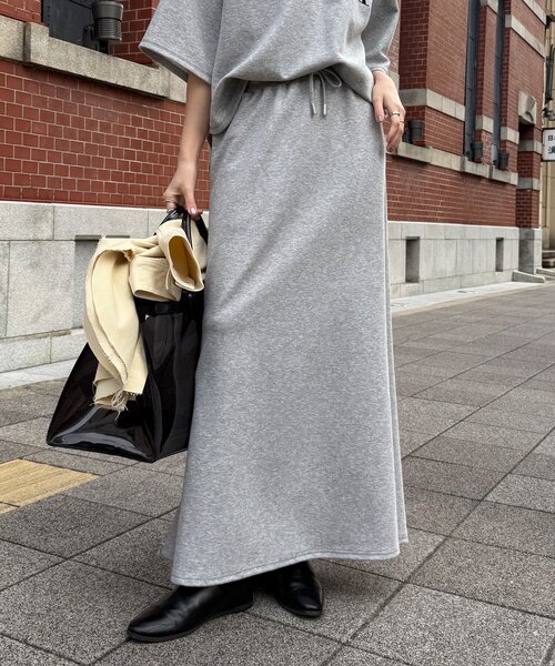 DouDou（ドゥドゥ）の「【セットアップ可能】マーメイドカットフレアスカート（スカート・レディース・ネイビー/グレイッシュベージュ/グレー・FREE）」の22枚目の写真