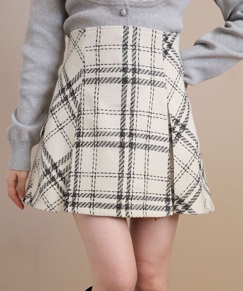 MAJESTIC LEGON（マジェスティックレゴン）の「ボックスプリーツフレアミニスカパン（スカート・レディース・ホワイト系その他2・MEDIUM）」の5枚目の写真