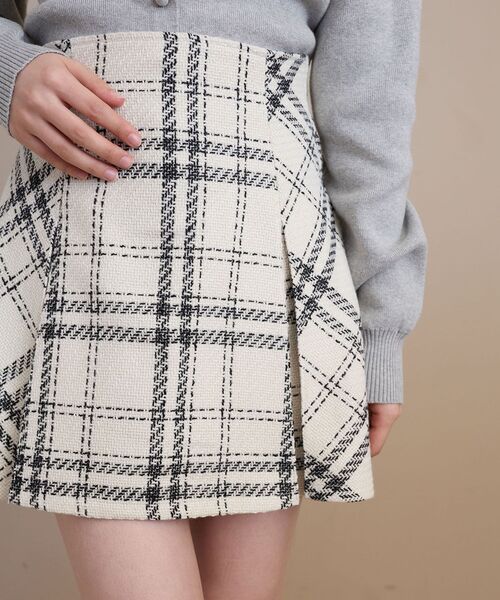 MAJESTIC LEGON（マジェスティックレゴン）の「ボックスプリーツフレアミニスカパン（スカート・レディース・ホワイト系その他2・MEDIUM）」の8枚目の写真