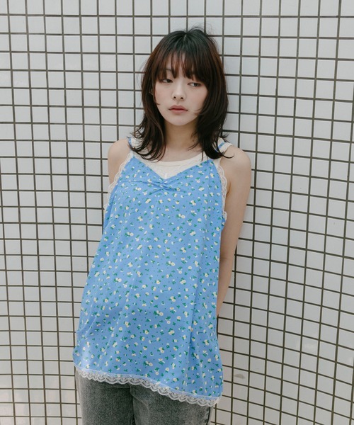 PILIT(ピリット)の「花柄キャミソール(シャツ/ブラウス・レディース・ブラック/オフホワイト/ブルー・MEDIUM)」の7枚目の写真