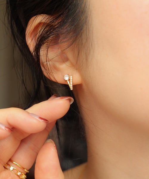 NOIR DE POUPEE（ノワールドプーペ）の「【WEB限定】silver925 キュービックジルコニアポイント V字ピアス（ピアス（両耳用）・レディース・シルバー/ゴールド・FREE）」の5枚目の写真