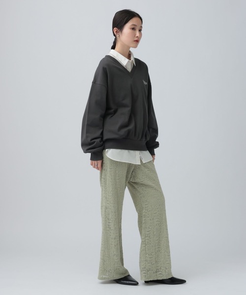 LEPSIM（レプシィム）の「Vネックアソート刺繍プルオーバー　639525（Tシャツ/カットソー・レディース・オフホワイト/チャコールグレー/ライトブルー・FREE）」の11枚目の写真