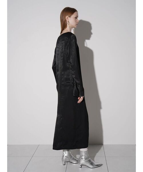 :ETHROF(イーサオブ)の「BELL SLEEVE I-LINE SATIN DRESS(ワンピース・レディース・ブラック・MEDIUM)」の9枚目の写真