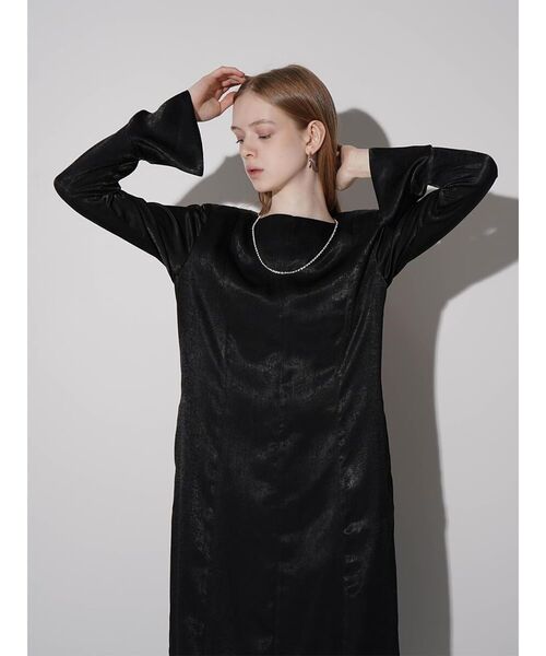 :ETHROF(イーサオブ)の「BELL SLEEVE I-LINE SATIN DRESS(ワンピース・レディース・ブラック・MEDIUM)」の10枚目の写真