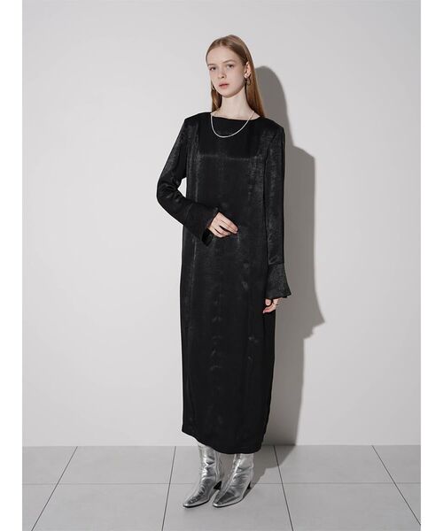 :ETHROF(イーサオブ)の「BELL SLEEVE I-LINE SATIN DRESS(ワンピース・レディース・ブラック・MEDIUM)」の12枚目の写真