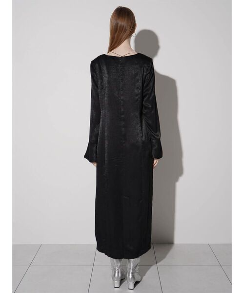 :ETHROF(イーサオブ)の「BELL SLEEVE I-LINE SATIN DRESS(ワンピース・レディース・ブラック・MEDIUM)」の15枚目の写真