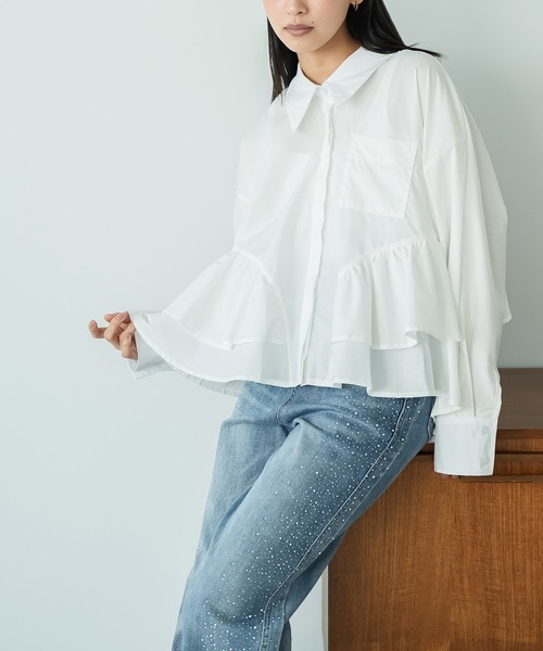 mili an deni(ミリアンデニ)の「裾ティアードブラウス(シャツ/ブラウス・レディース・オフホワイト/サックスブルー/ブルー・M)」の10枚目の写真