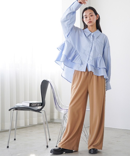 mili an deni(ミリアンデニ)の「裾ティアードブラウス(シャツ/ブラウス・レディース・オフホワイト/サックスブルー/ブルー・M)」の14枚目の写真