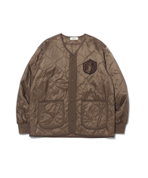 ACEI（アセイ）の「ワッペンキルティングリビングジャケット [UNI] ブラック（ナイロンジャケット）」