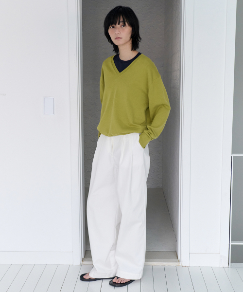 LEVAR（レバー）の「All-day Cotton V-neck Knit - Matcha Olive（ニット/セーター・レディース・その他・FREE）」の4枚目の写真