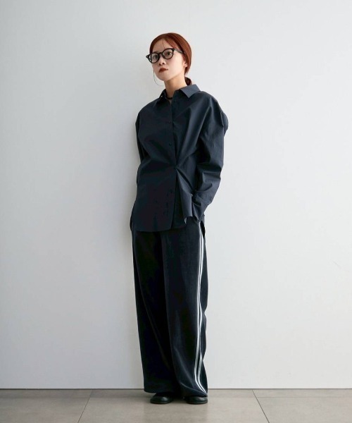 anuke（アンヌーク）の「Cachecoeur Cotton Shirts（シャツ/ブラウス・レディース・チャコールグレー/アイボリー・FREE）」の7枚目の写真