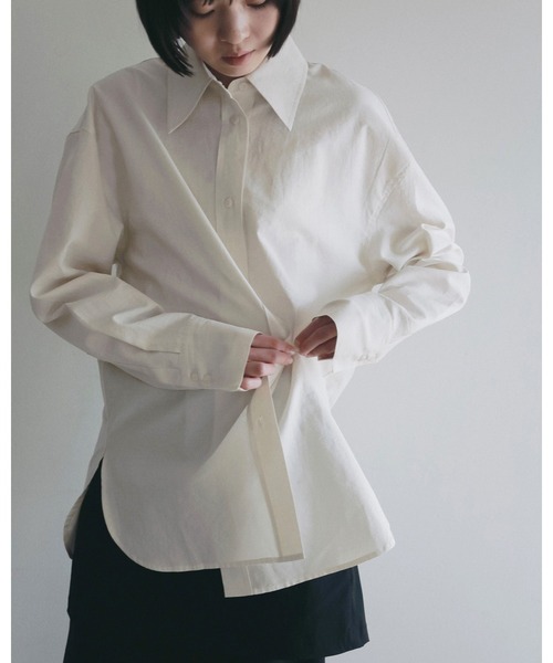 anuke（アンヌーク）の「Cachecoeur Cotton Shirts（シャツ/ブラウス・レディース・チャコールグレー/アイボリー・FREE）」の16枚目の写真