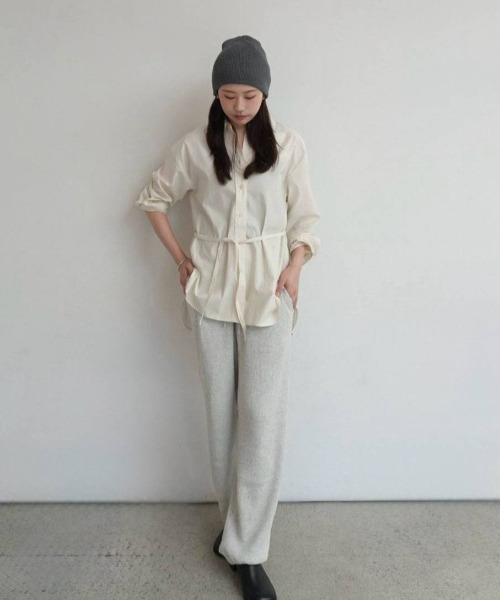 anuke（アンヌーク）の「Cachecoeur Cotton Shirts（シャツ/ブラウス・レディース・チャコールグレー/アイボリー・FREE）」の4枚目の写真