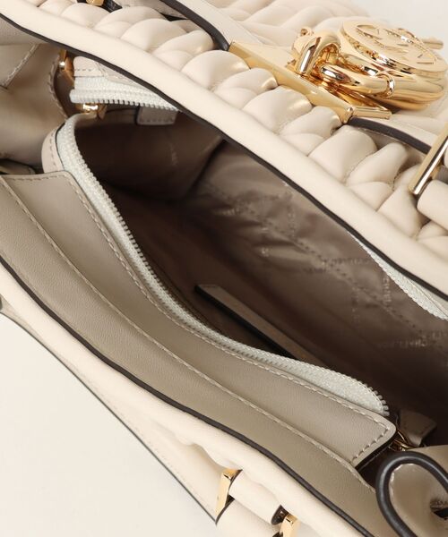 MICHAEL KORS（マイケルコース）の「LANDON SM SATCHEL Satchel（ハンドバッグ・レディース・ベージュ系・FREE）」の4枚目の写真