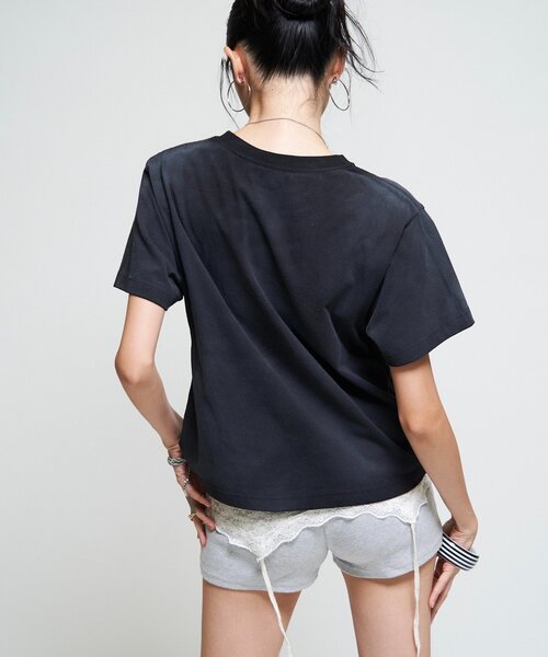 Sourcream(サワークリーム)の「【Sourcream/UNISEX】ラインストーンスターグラフィックTEE(Tシャツ/カットソー・レディース・ブラック/ネイビー/ホワイト/サックスブルー・SMALL/MEDIUM)」の14枚目の写真