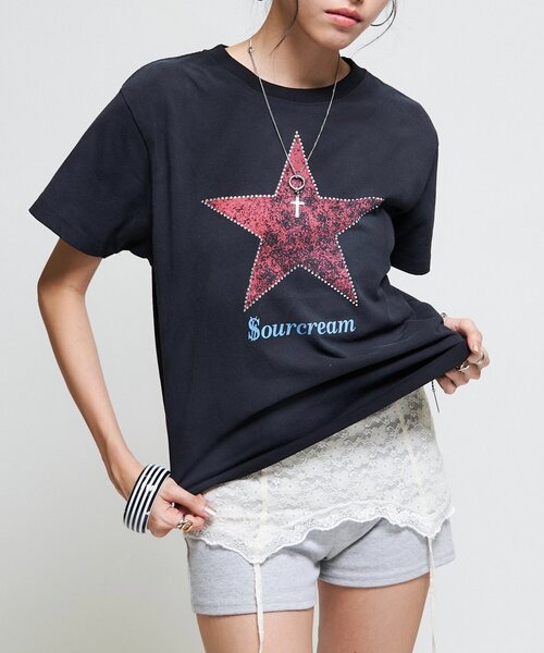 Sourcream(サワークリーム)の「【Sourcream/UNISEX】ラインストーンスターグラフィックTEE(Tシャツ/カットソー・レディース・ブラック/ネイビー/ホワイト/サックスブルー・SMALL/MEDIUM)」の15枚目の写真
