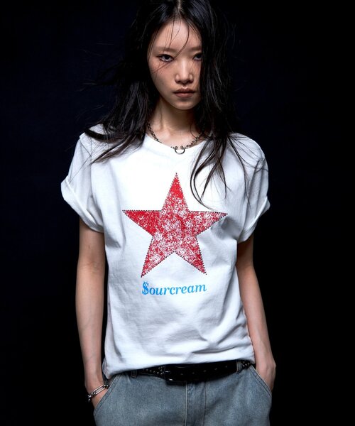 Sourcream(サワークリーム)の「【Sourcream/UNISEX】ラインストーンスターグラフィックTEE(Tシャツ/カットソー・レディース・ブラック/ネイビー/ホワイト/サックスブルー・SMALL/MEDIUM)」の20枚目の写真