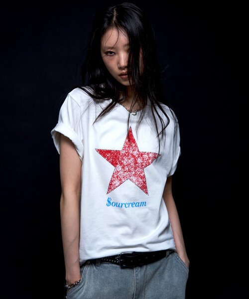 Sourcream(サワークリーム)の「【Sourcream/UNISEX】ラインストーンスターグラフィックTEE(Tシャツ/カットソー・レディース・ブラック/ネイビー/ホワイト/サックスブルー・SMALL/MEDIUM)」の21枚目の写真
