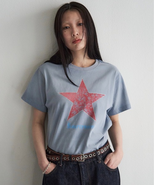 Sourcream（サワークリーム）の「【UNISEX】【Sourcream】ラインストーンスターグラフィックTEE（Tシャツ/カットソー・レディース・ブラック/ネイビー/ホワイト/サックスブルー・SMALL/MEDIUM）」の4枚目の写真