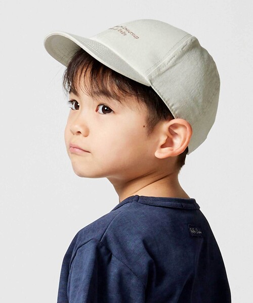 BeBe（ベベ）の「【アジャスター付】ロゴ刺しゅうキャンバスキャップ(52~56cm)（キャップ・キッズ・ブルー/ベージュ・L）」の2枚目の写真