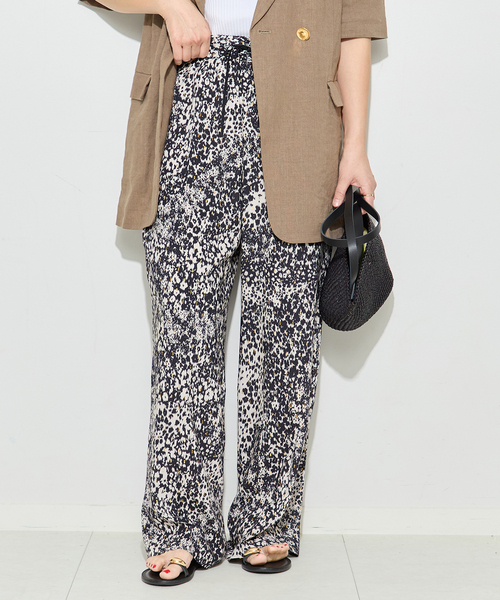 journal standard L'essage(ジャーナルスタンダードレサージュ)の「DEVEAUXGOLDラメモノトーンパンツ 2(その他パンツ・レディース・ベージュ/ブラック系その他・FREE)」の1枚目の写真